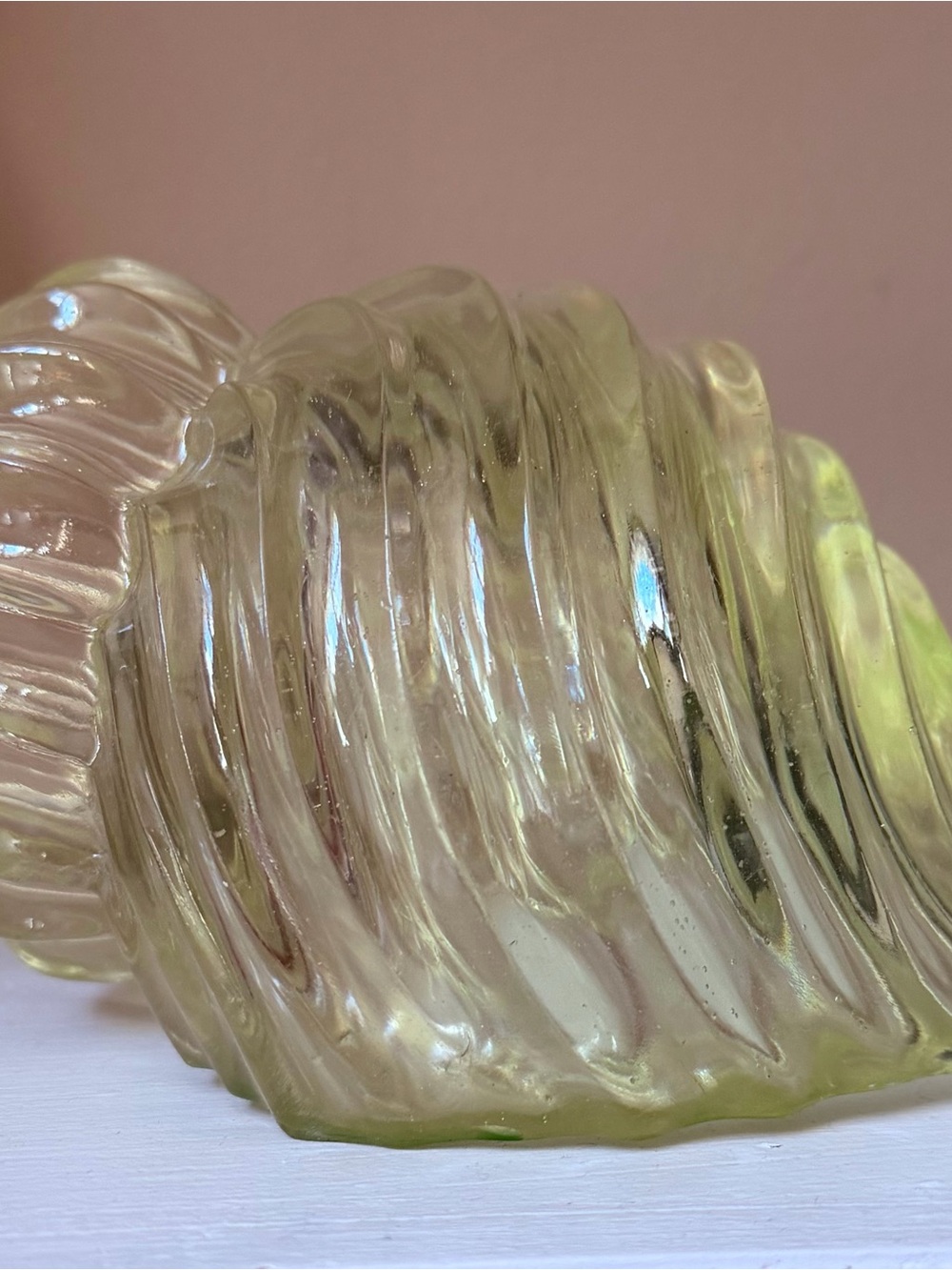 Vintage uranium glass conch seashell figurine